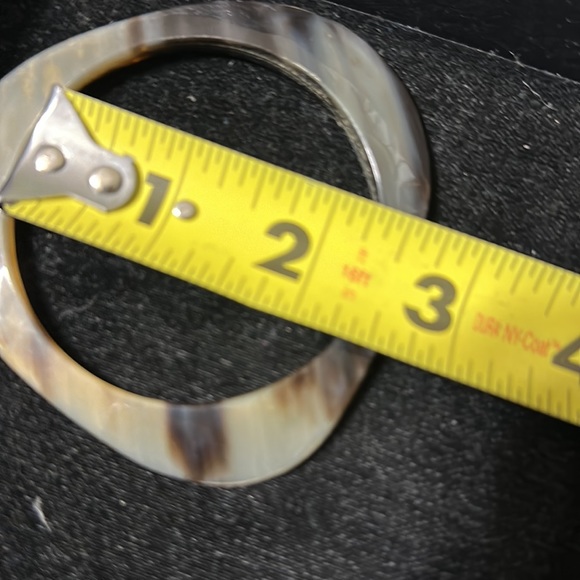 Buffalo horn bracelet Size  6.35 cm and ring size 7. - Picture 4 of 4